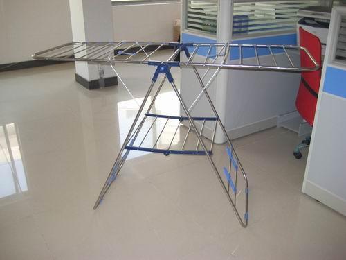 不銹鋼晾衣架高清圖片賞析——永康市唐先鎮(zhèn)富平家居用品廠優(yōu)質產(chǎn)品展示